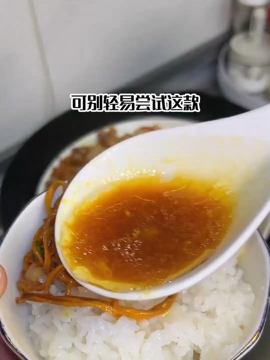 清炖虫草老鸭煲：清淡滋补，三高人群也能吃