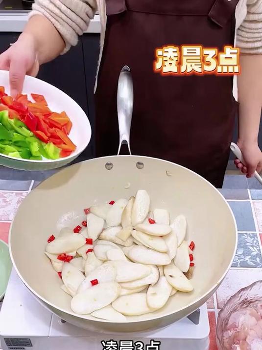 告别粘锅烦恼!陶瓷釉炒锅物理不粘,炒菜省油又健康,主妇必备!