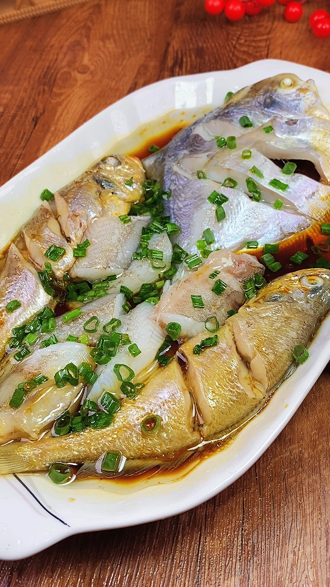 我认为清蒸鱼是最原汁原味的做法