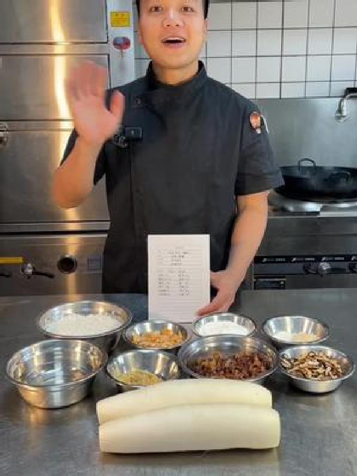 广东传统点心,萝卜糕,今天我就把详细的做法和配方分享出来