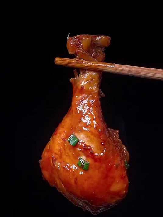 香喷喷的卤鸡腿