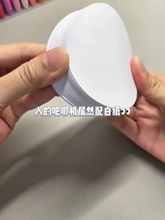 丙烯马克笔 _ 手绘柯南和怪盗基德吧唧