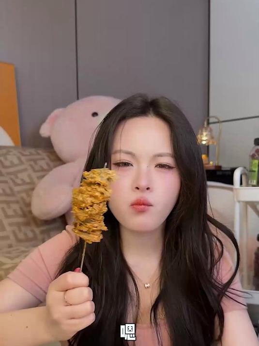 国潮零食新宠!盐津铺子x六必居,麻酱毛肚爆款囤