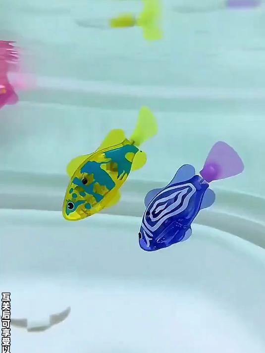 机器鱼游出科技光!仿真戏水,儿童玩乐新潮流