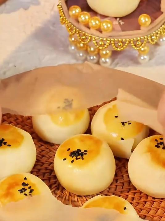 世界上只有两种蛋黄酥,一种叫轩妈,一种叫其他