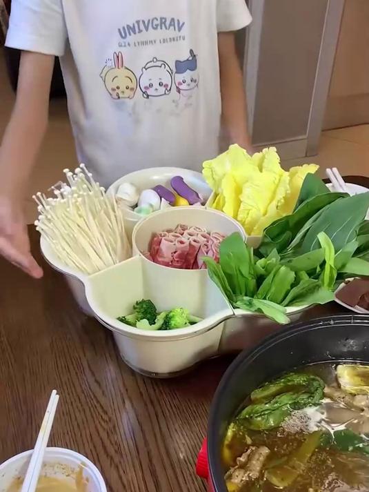 旋转拼盘封神！火锅聚餐一菜盘装所有，轻松又美观