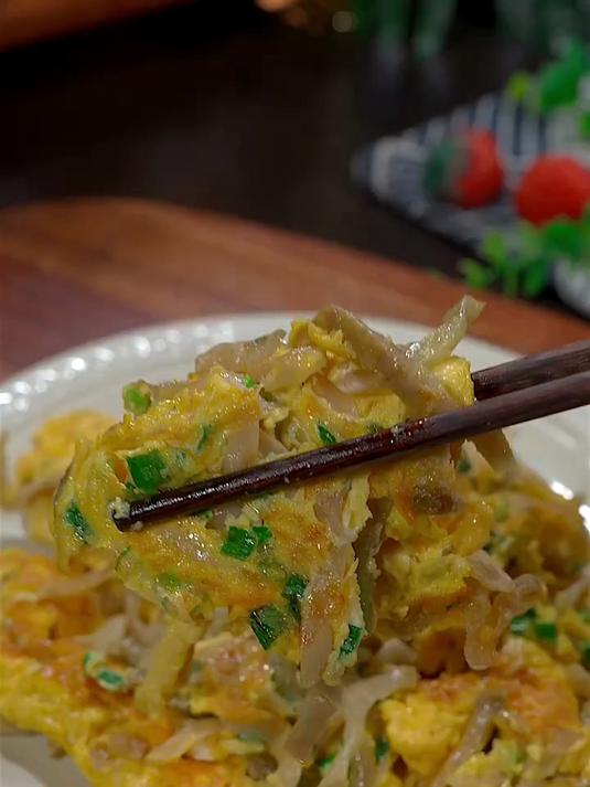 榨菜炒鸡蛋鲜美下饭