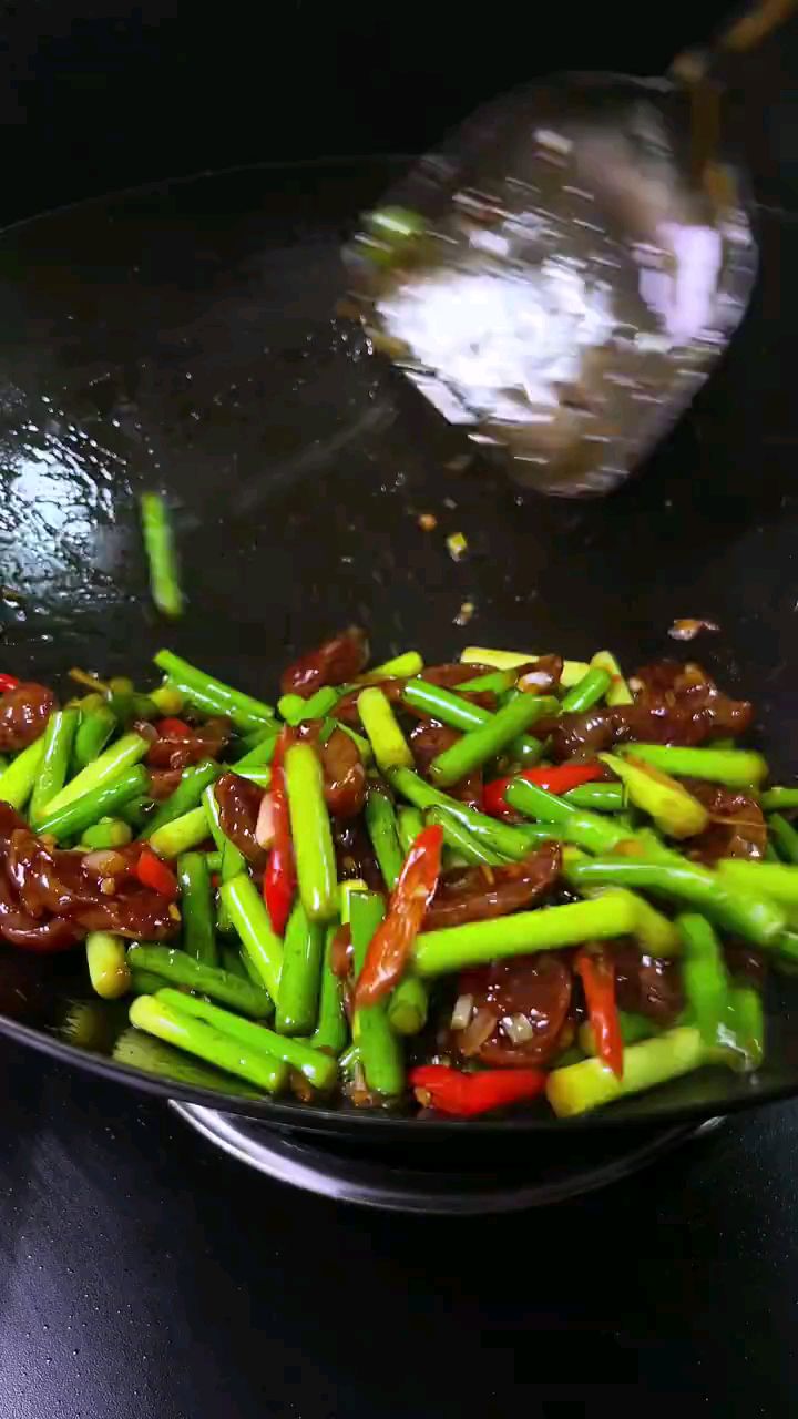 分享美食蒜薹炒腊肠做法