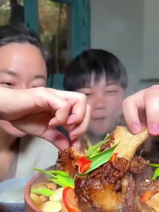 包饺子别再用手包了，用这个小东西，压皮包饺子统统搞定#厨房好物##包饺子##包饺子神器#