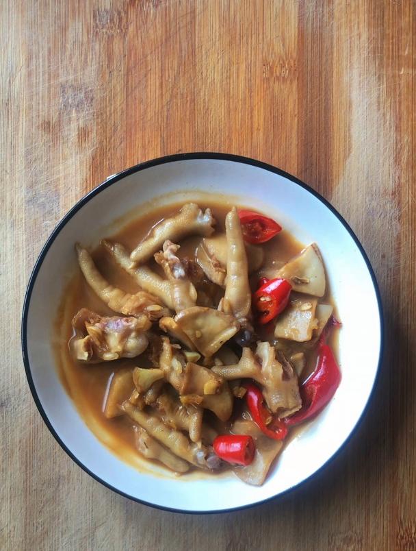 鸡脚怎么做法才好吃,分享一道鸡脚炒杏鲍菇