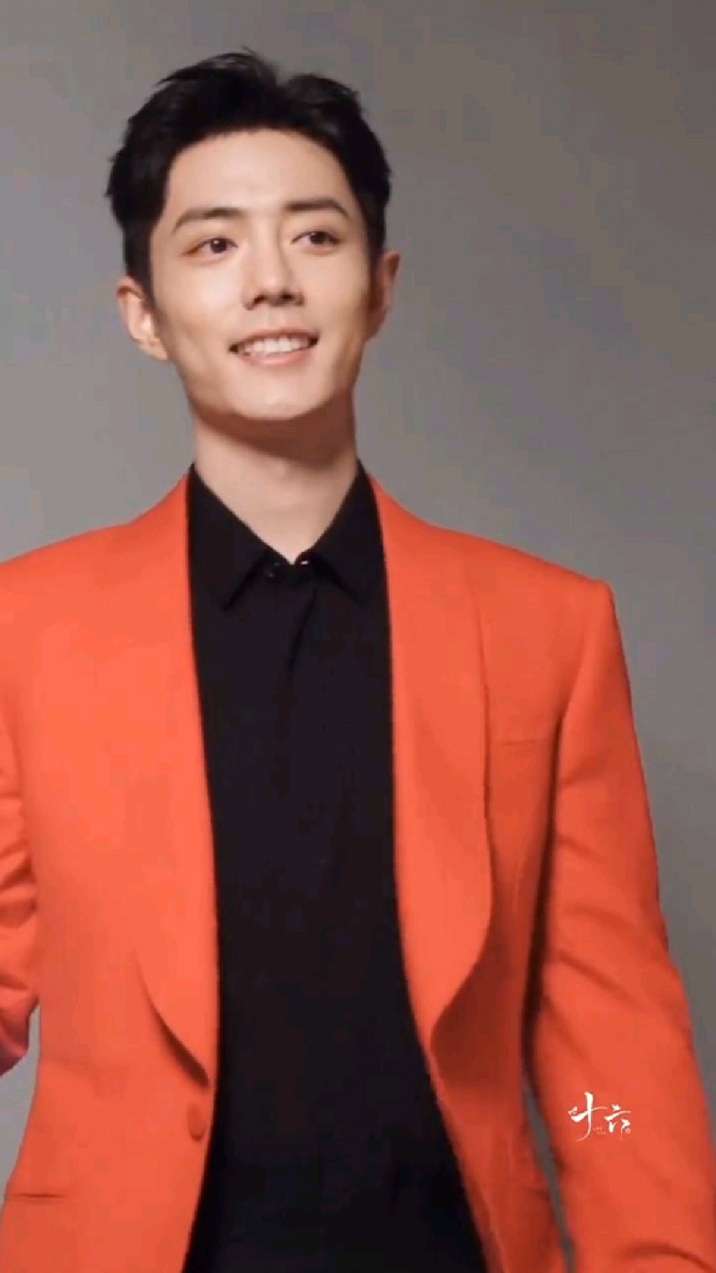 谁穿西服更吸引到你