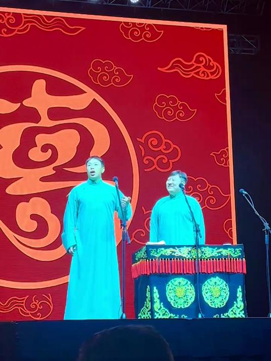 烧饼 曹鹤阳，现场挺帅的