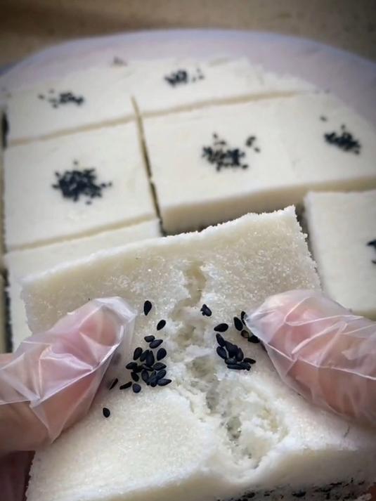 今天做了糯米松糕,一点不比外面卖的差