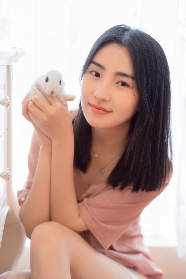 图片[5]-少女与兔子-六色网