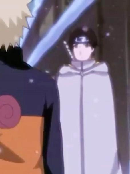 鸣人是什么时候开始放弃最爱的小樱