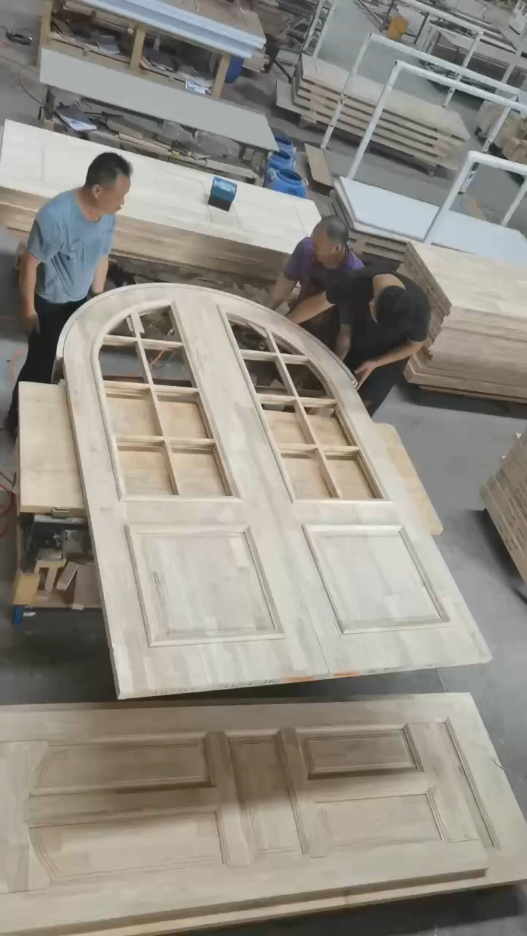 介绍:橡木烤漆,双开拱门,弧形木门完工,造型工艺讲解