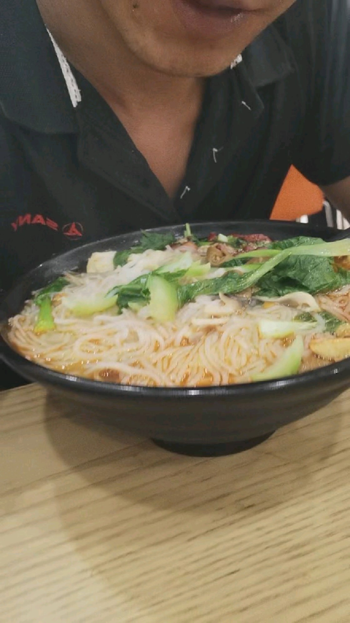 植发第138天,今日份经典午餐-肥肠粉丝汤