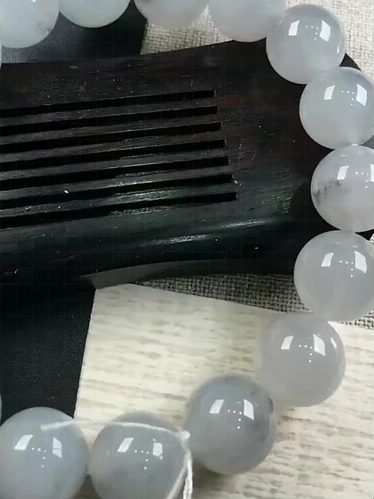 冰乌鸡翡翠精品手串,意境独特,颗颗细腻温润