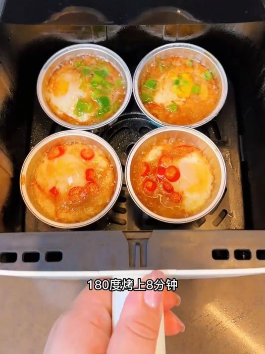 用这个锡纸碗做蛋糕也太方便了!蓬松暄软