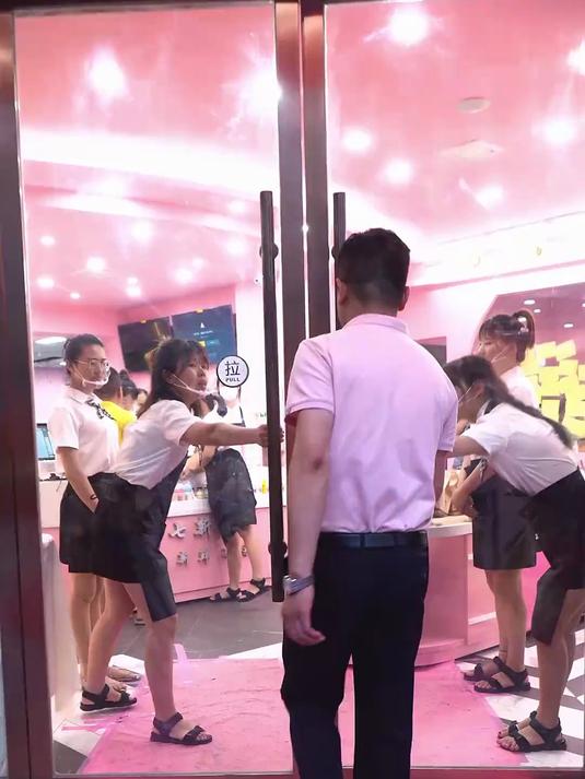 这家粉色蛋糕店、来了根本不想走！