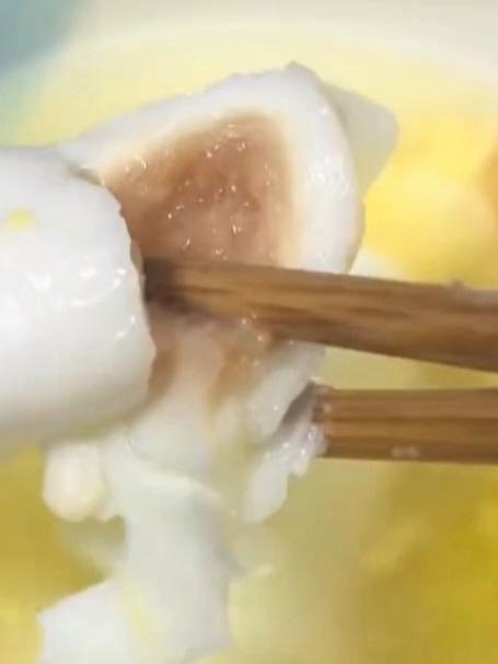 微波炉煮荷包蛋,结果一筷子下去,惊魂未定!