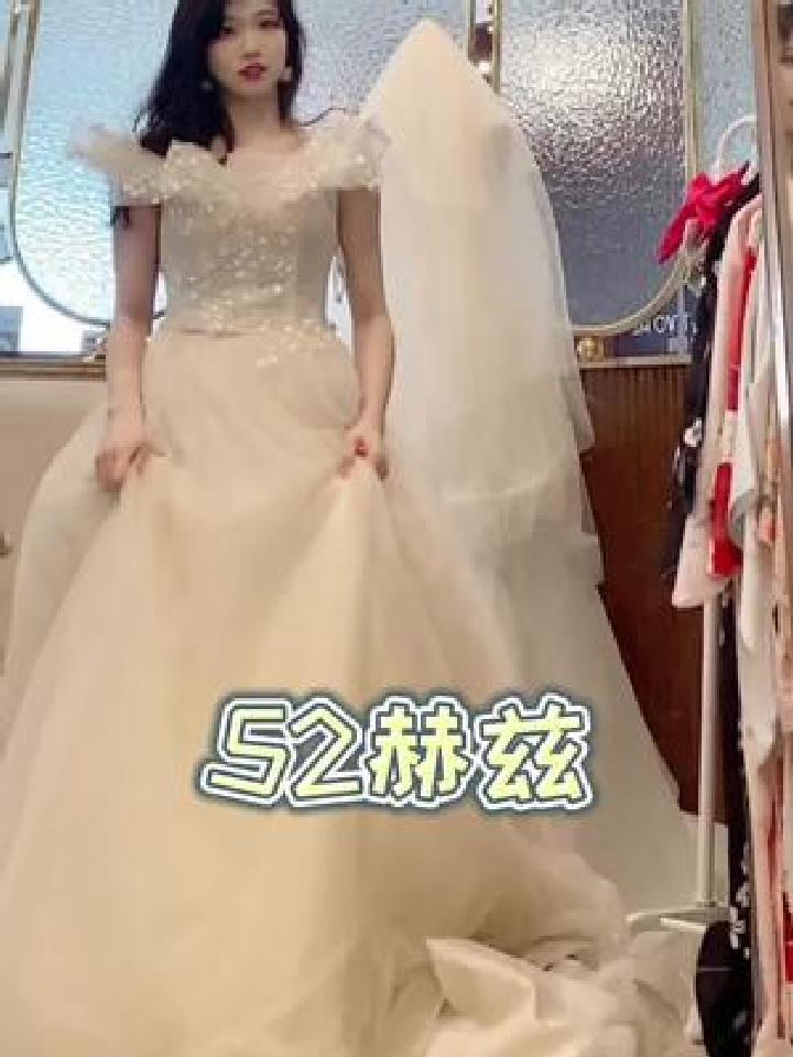 可以换装拍照的下午茶应该没有那个女孩能够抗拒吧