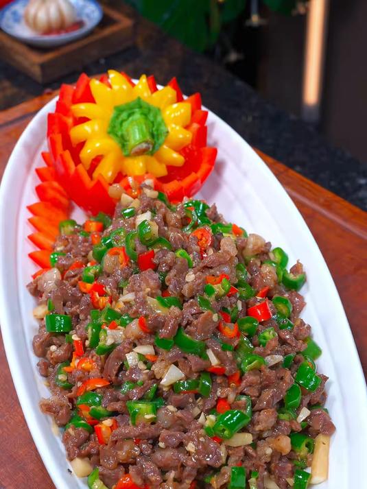 这几天要是吃饭没胃口，就是试试这道双椒碎牛肉，鲜辣入味