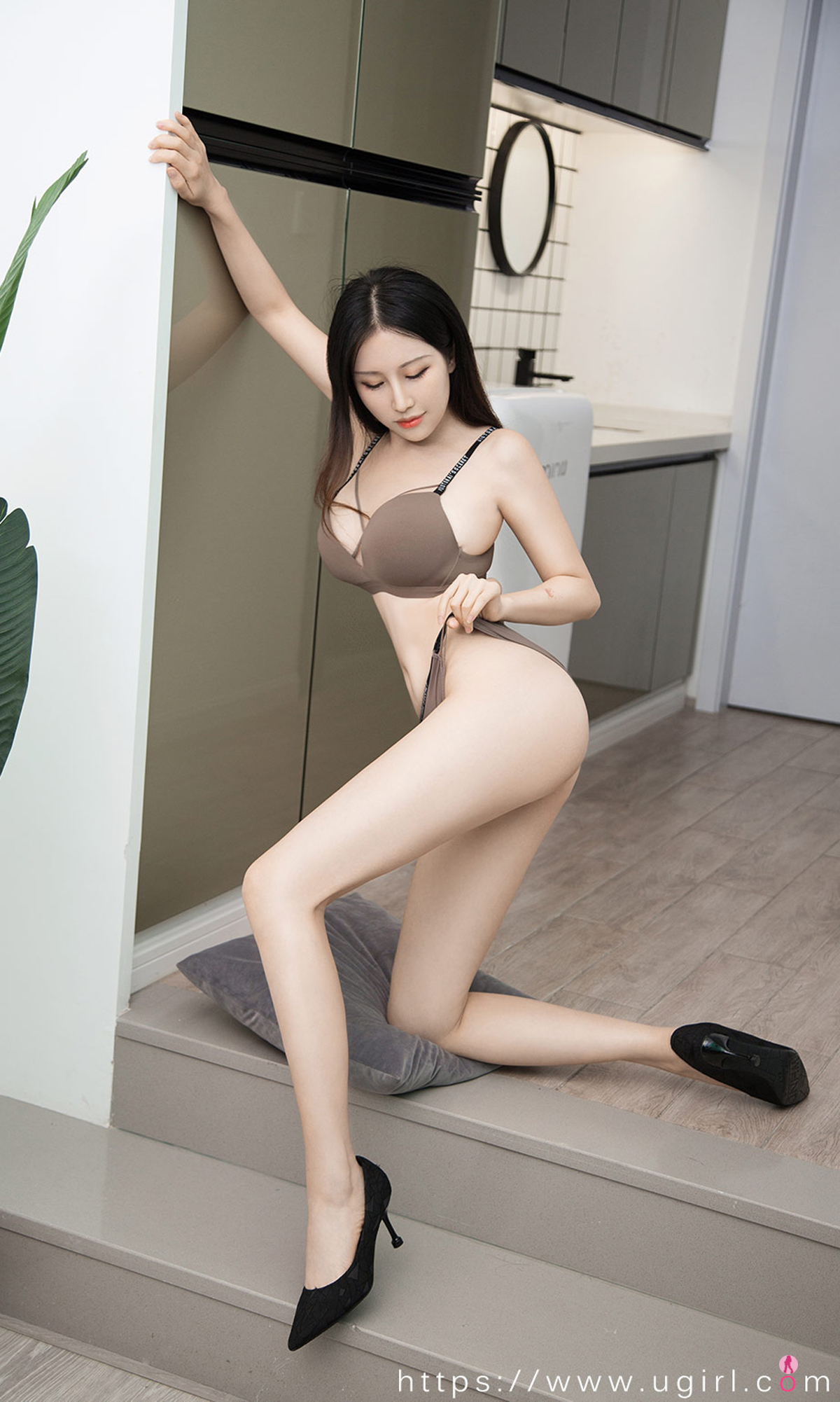 图片[15]-[Ugirls爱尤物] No.1995 Yue Yin Tong (月音瞳)-六色网