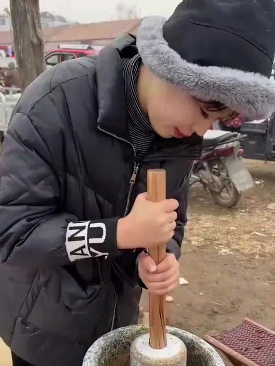 山东大集美女妹妹做的辣椒芝麻盐