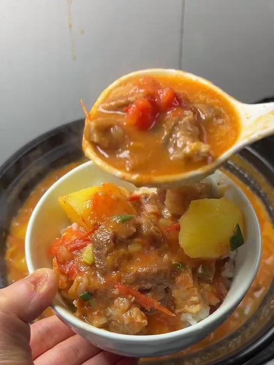 小朋友最爱的番茄土豆炖牛腩