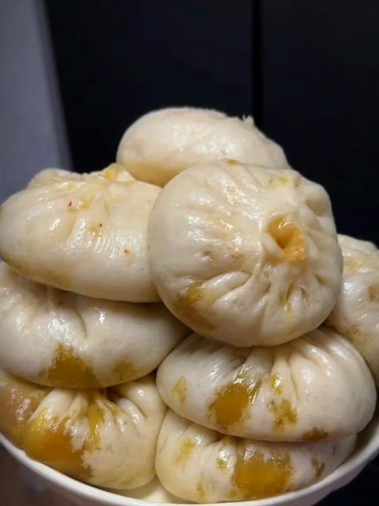 今天做了酱肉包子