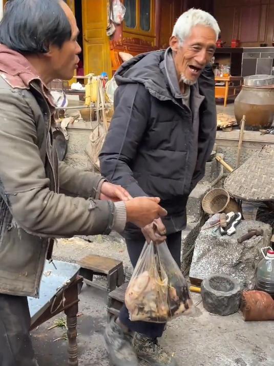 水族非遗美食,鱼包韭菜