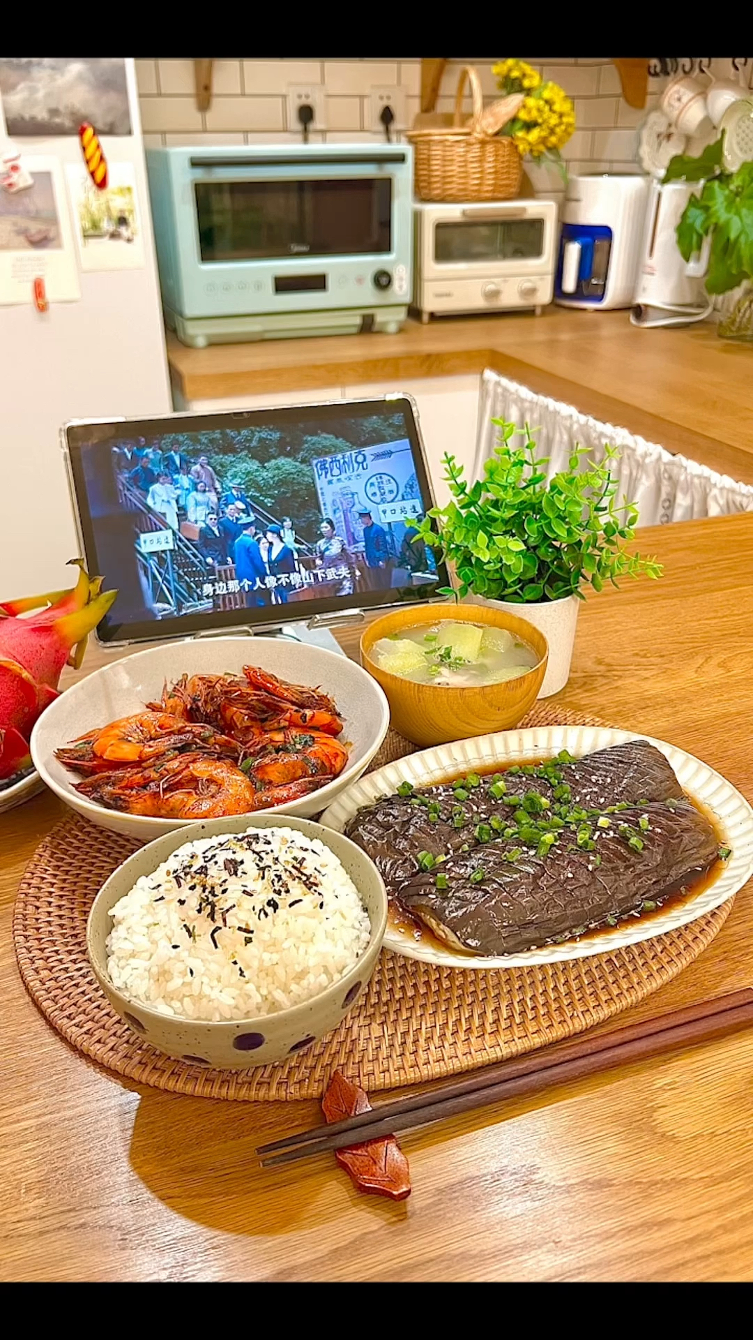 一人食:今天吃油焖大虾,蒸茄子,冬瓜鸡肉汤
