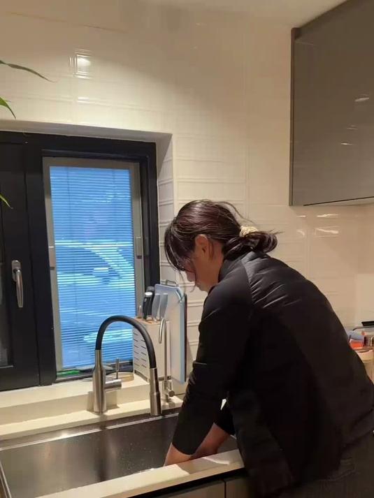 家用不锈钢洗菜盆,盆加筛两个,和面洗菜打鸡蛋洗水果都可以
