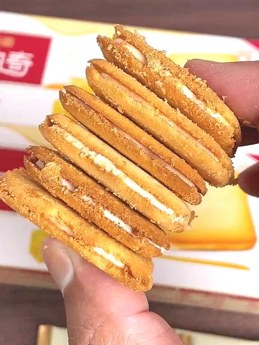 别看它有点贵啊,但真的超级好吃!还是莎布蕾大品牌