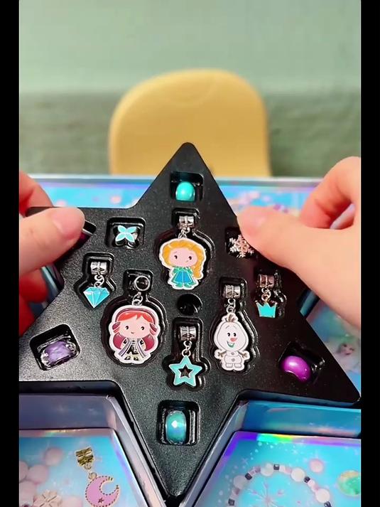 哪位小女孩不着迷呢？迪士尼爱莎公主首饰