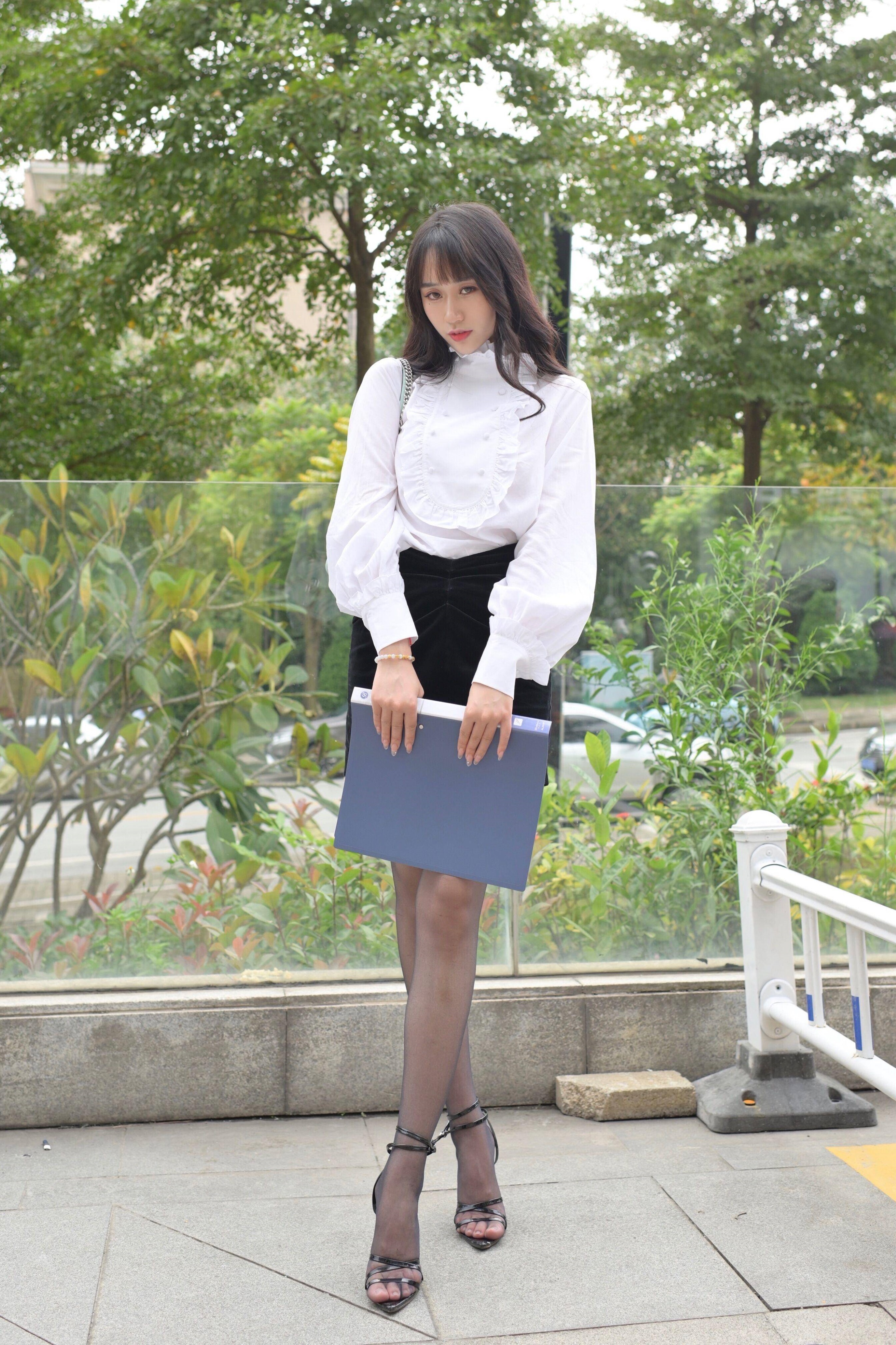 [我丝你想]MX007 美西 公交车站奇遇记2[71P79M]-六色网