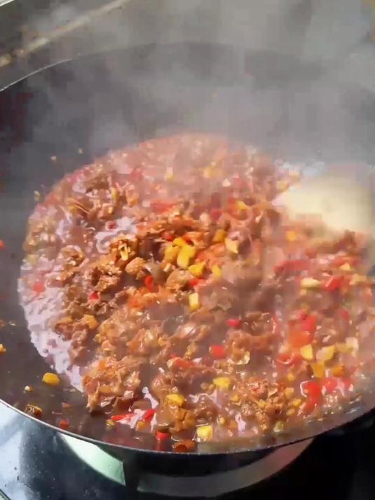 莲花血鸭的汤汁拌饭太绝了