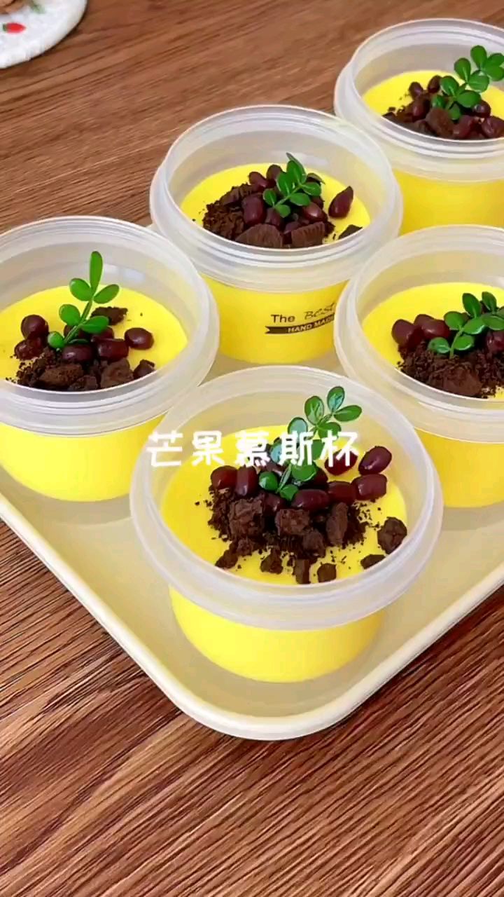 不用烤箱,入口即化的 芒果慕斯蛋糕,清爽不腻真好吃