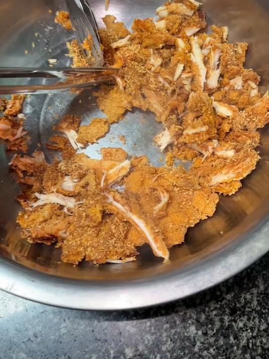 周口有朋友喜欢吃这个手撕炸鸡排吗哈哈