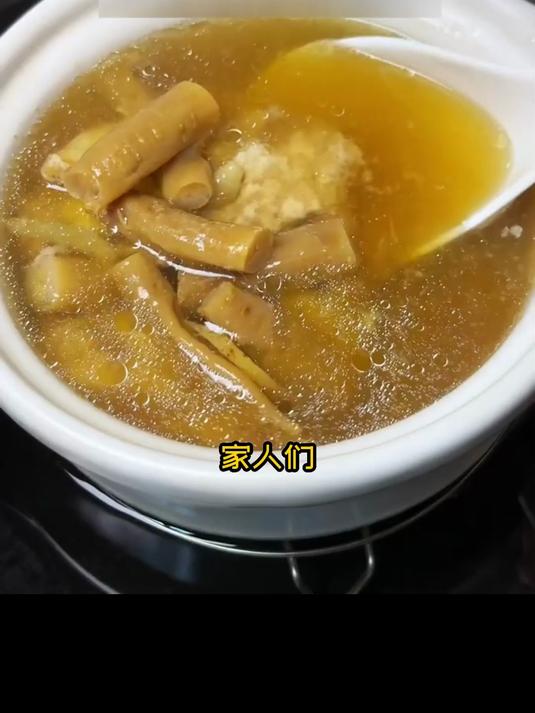 清甜到跺脚!妈妈的元气瘦肉汤,1小时炖好,气色慢慢变好