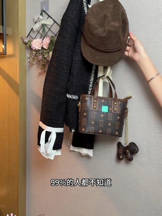 免打孔衣帽架不挑墙!粘得牢不脱落,卧室玄关用着都顺手