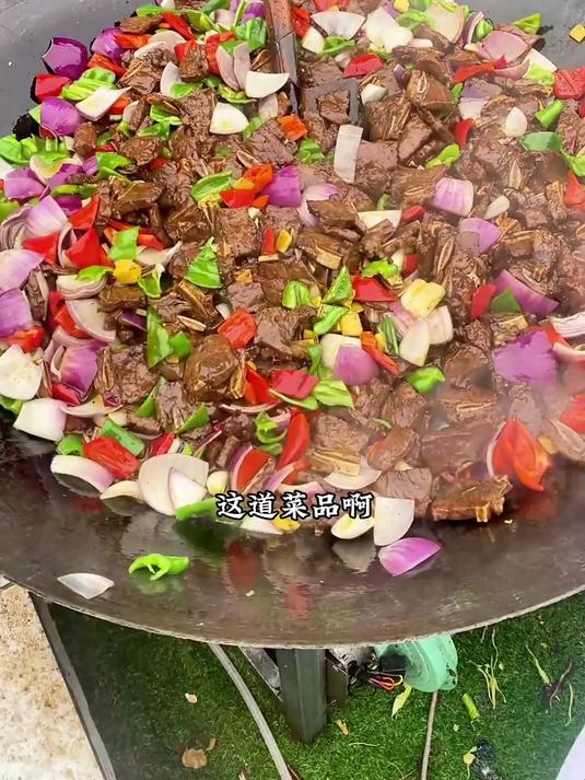 四川自贡农村坝坝宴,一道黑椒牛仔骨68桌一起做,太过瘾了