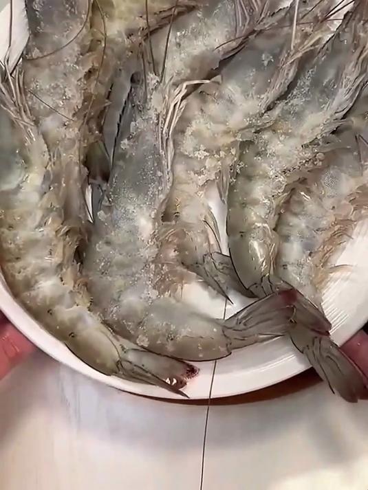 厄瓜多尔盐冻虾！夹春卷，脆嫩一口一个香