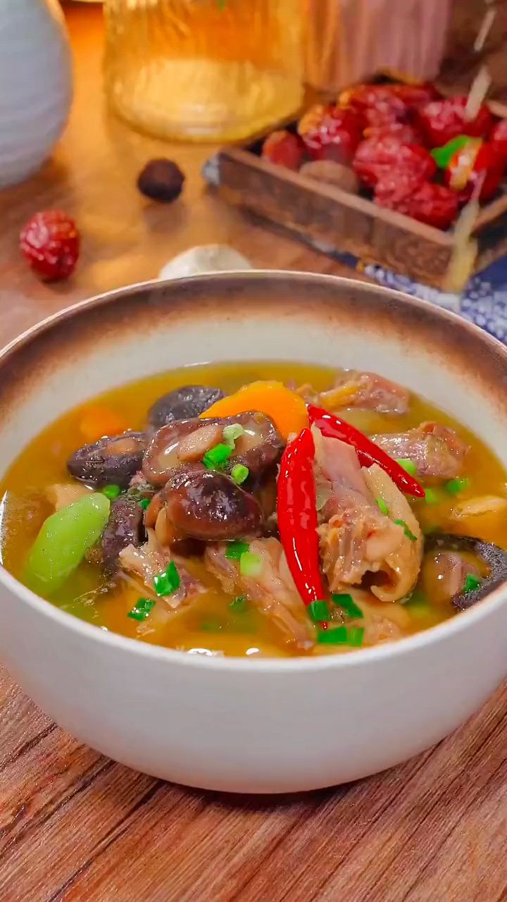 湖北荆门风干鸡,肉质Q弹有嚼劲,口感咸香非常好吃
