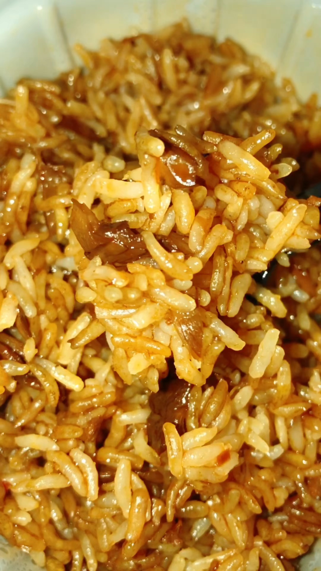 非常好吃的一款自热米饭,最爱煲仔饭系列的,方便快捷,便宜又美味!