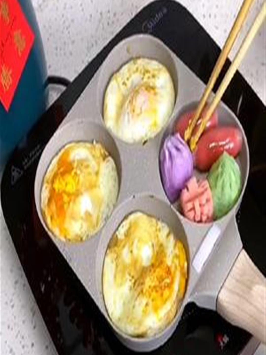鸡蛋汉堡锅平底锅,四孔小煎锅可以满足一家健康早餐