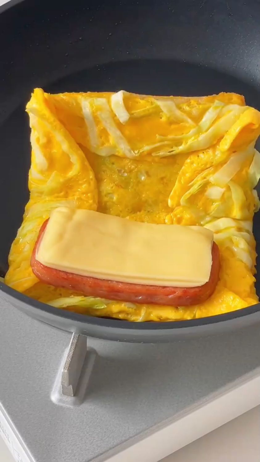包菜火腿包饭三明治这样做