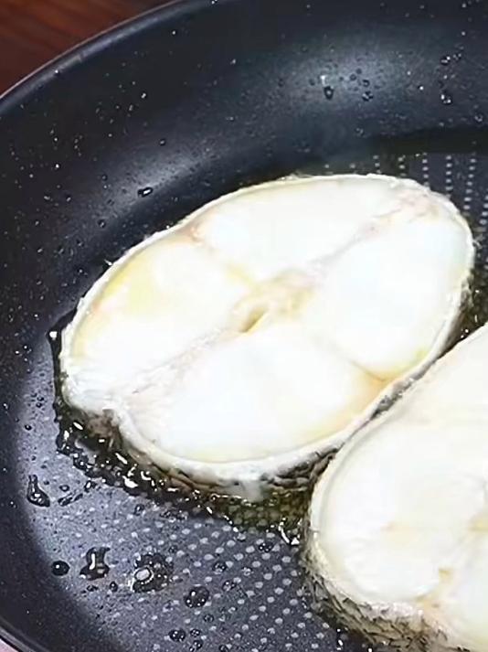 正宗法国银鳕鱼肉质洁白富含鱼油营养丰富