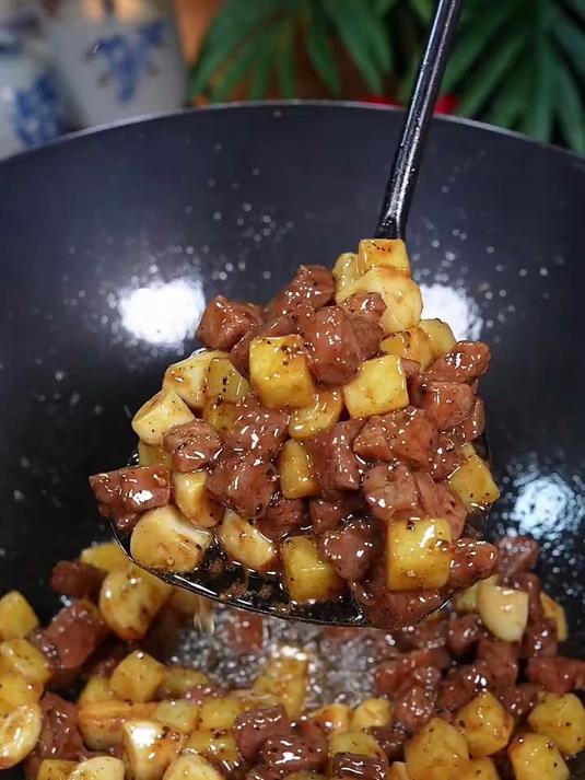 为什么饭店里的黑椒牛肉粒吃起来那么鲜嫩